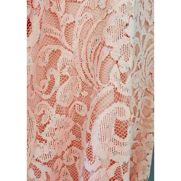 Torrid Peachy Rose Lace Top | Romantic Floral Lace | Size 0 (L) - Picture 5 of 7